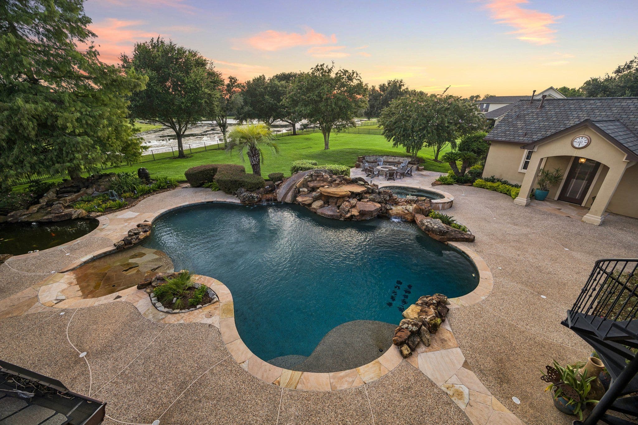 2811 Hinkles Ferry